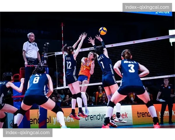 荷兰女排集结备战,新任主教练费利克斯首次召入三名新人 荷兰女排集结备战,新任主教练费利克斯首次召入三名新人