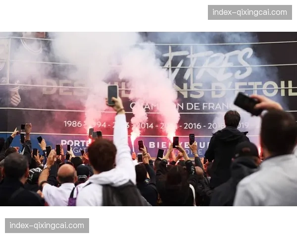 巴黎vs曼城比赛日,王子公园球场周边消费激增300% 巴黎vs曼城比赛日,王子公园球场周边消费激增300%