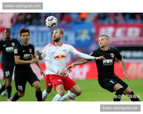 战术板:弗赖堡五后卫体系成功限制莱比锡边路进攻,收获宝贵平局 战术板:弗赖堡五后卫体系成功限制莱比锡边路进攻,收获宝贵平局